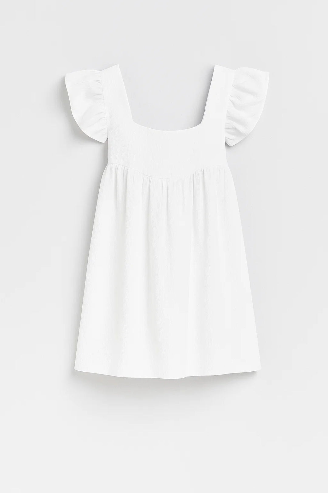 Abito corto bianco con maniche a volant | Tessuto leggero goffrato | Scollatura quadrata