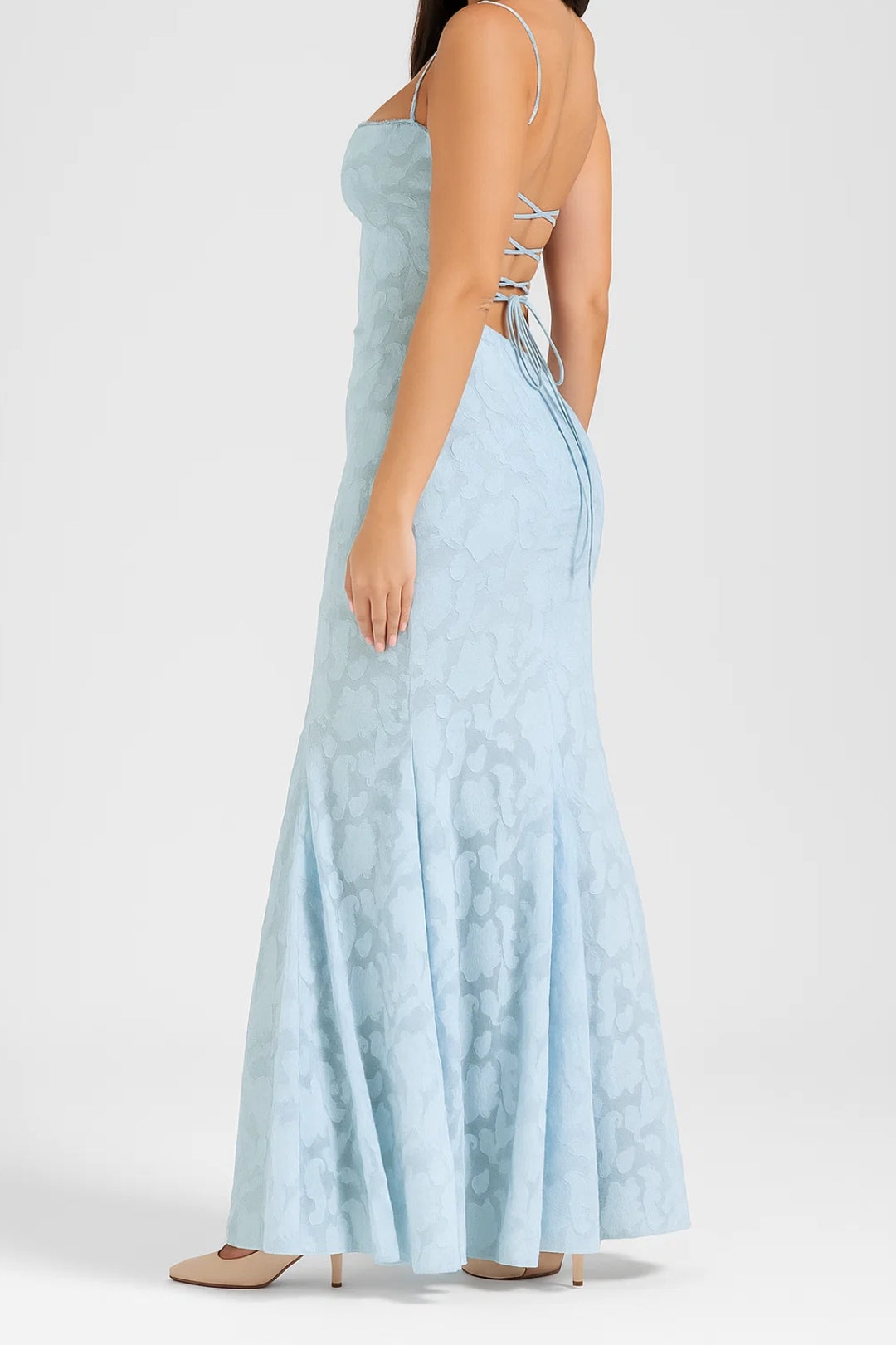 Abito lungo celeste con motivo jacquard floreale | Schiena scoperta con laccetti regolabili