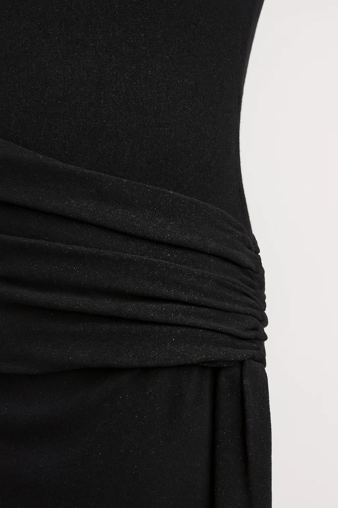 Abito lungo elegante senza maniche | Collo alto | Fascia in vita