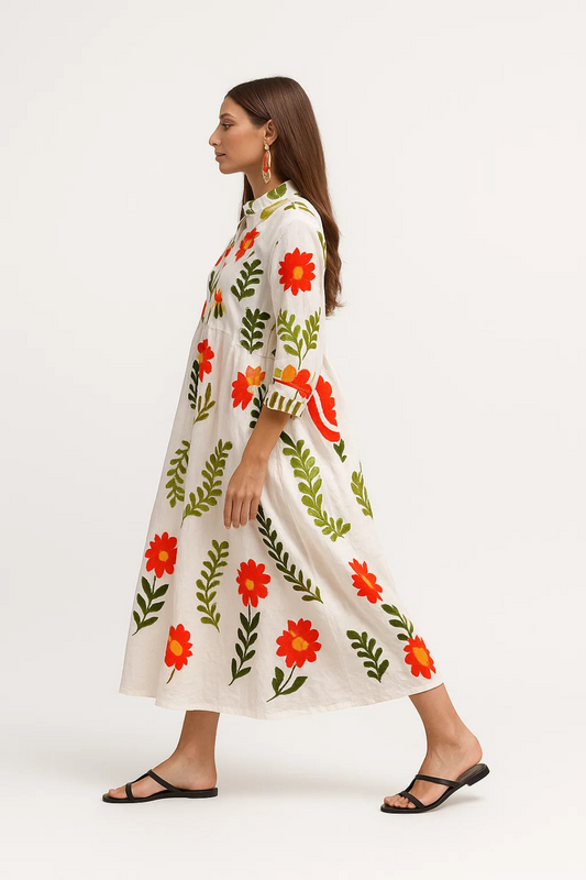Abito lungo con maniche a tre quarti e motivo floreale ricamato