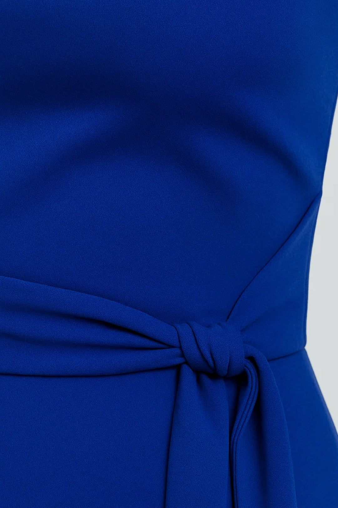 Abito lungo monospalla con cintura | Linea fluida | Eleganza minimal