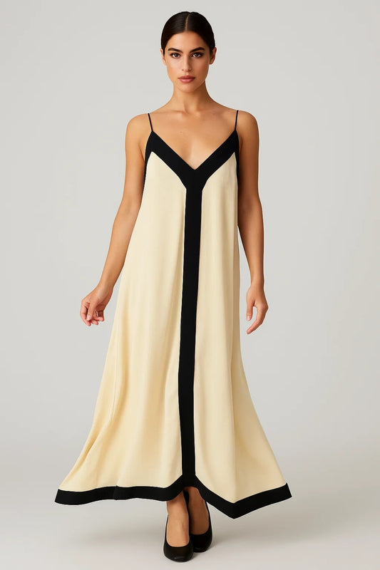 Abito lungo svasato con spalline sottili | Dettagli a contrasto | Scollo a V