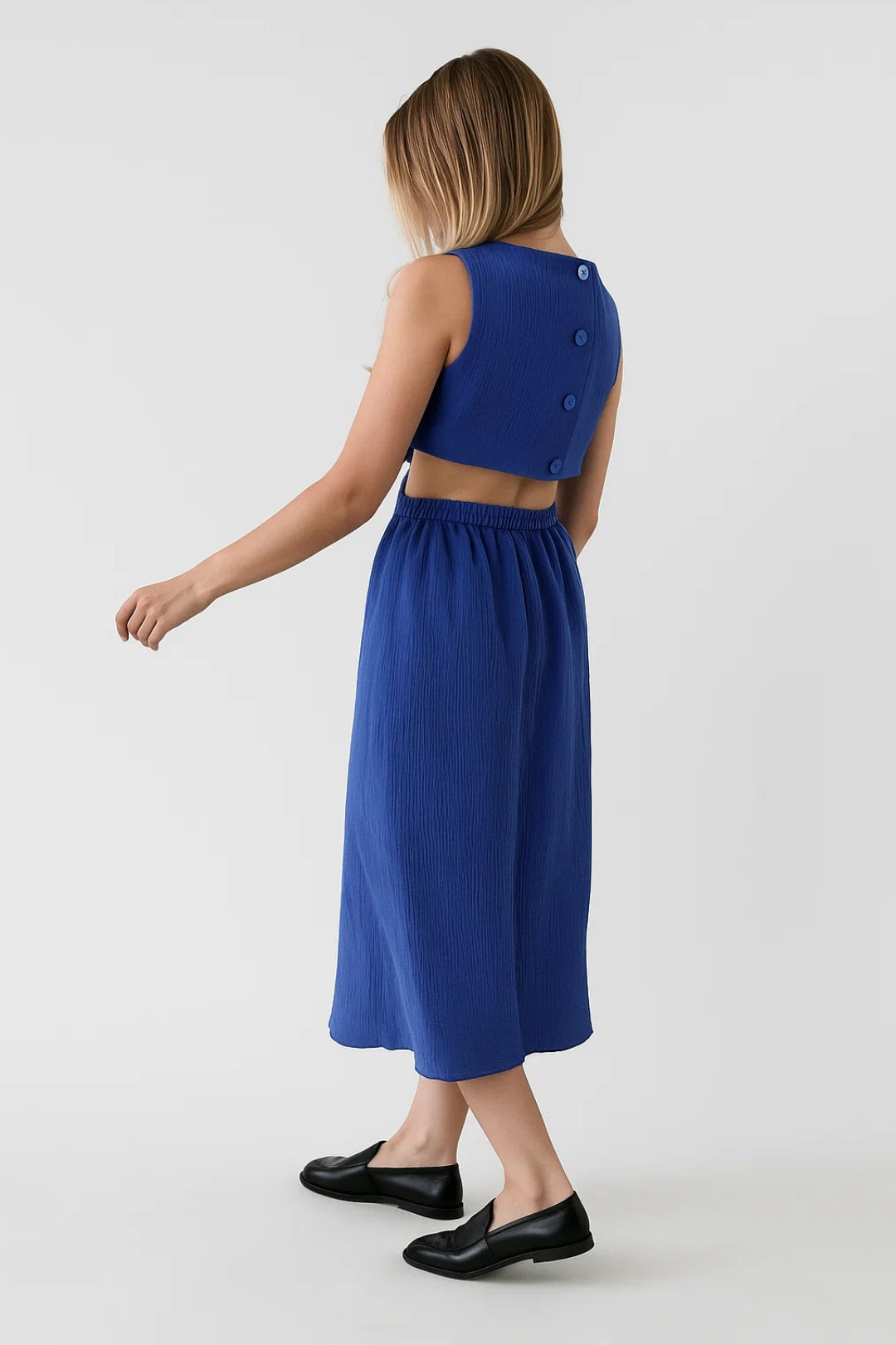 Abito midi con cut-out laterali | 100% cotone stropicciato | Linea svasata