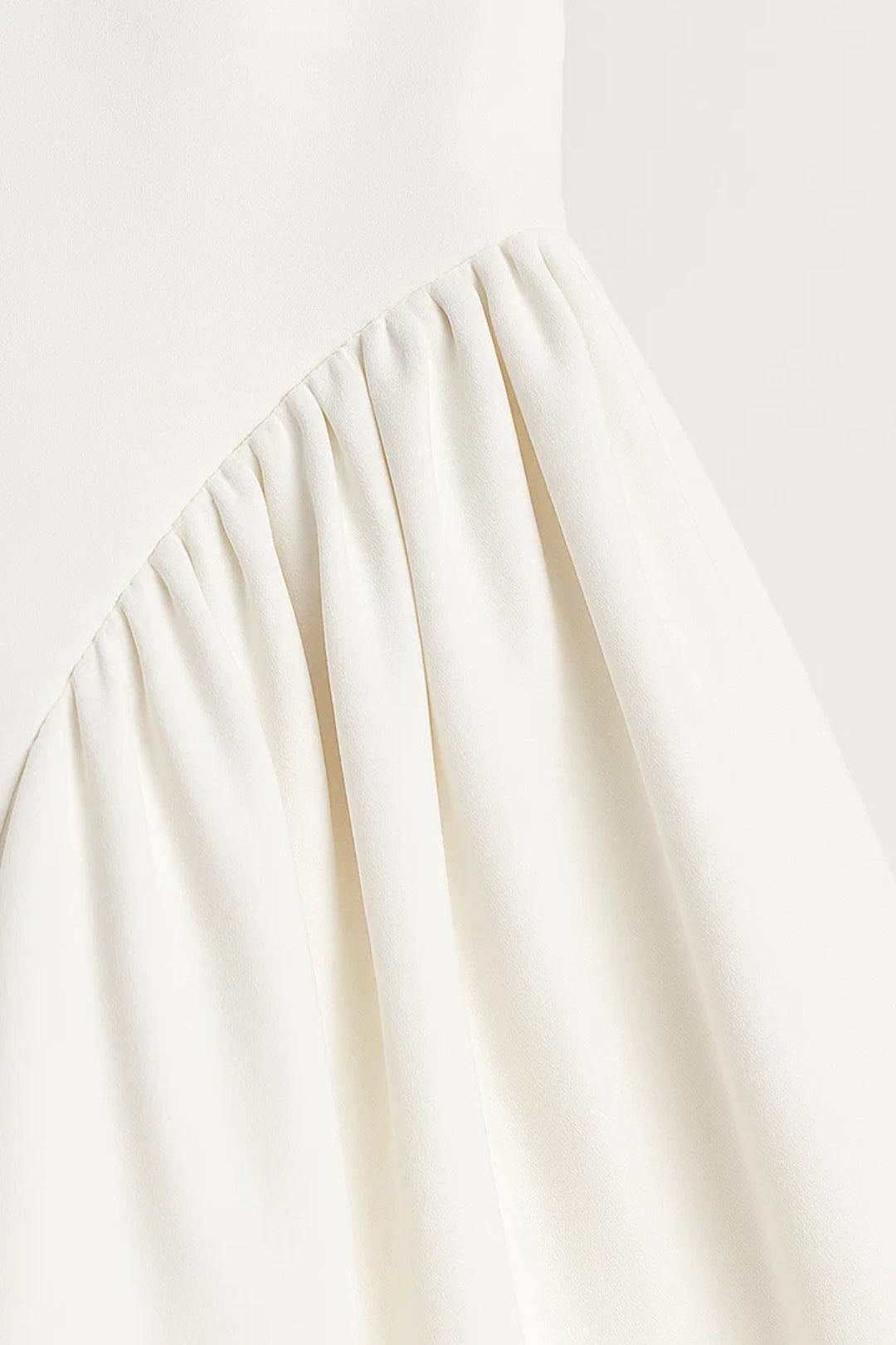 Abito midi con spalline sottili e corsetto regolabile