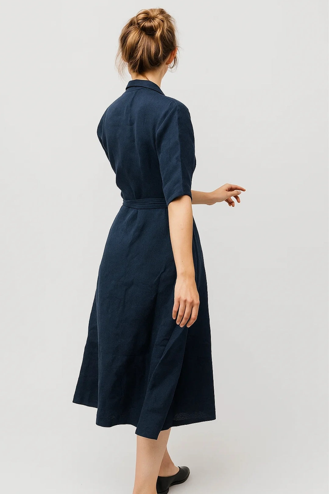 Abito midi in lino blu navy | Taglio kimono | Cintura annodata