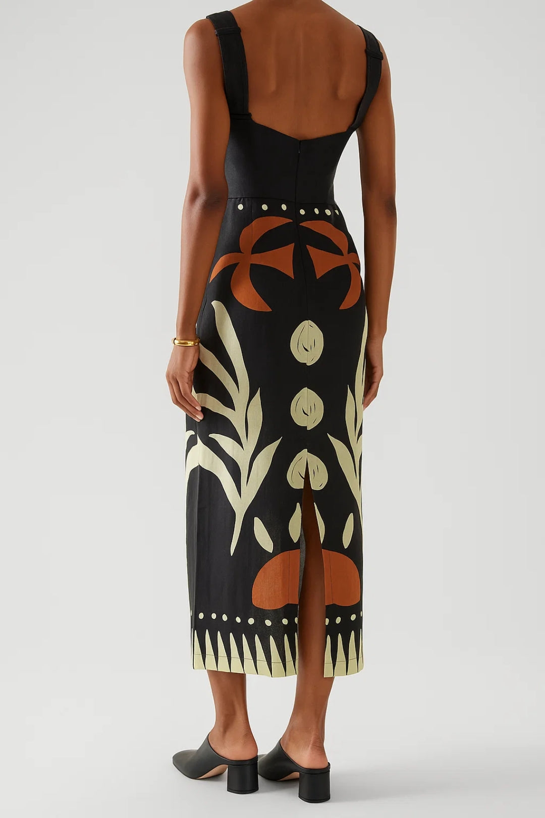 Abito midi stampato con cut-out frontale e spalline larghe