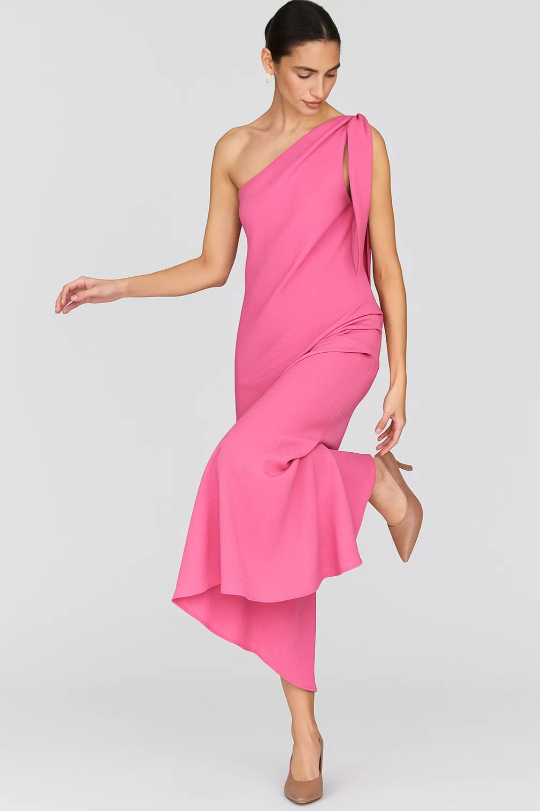 Abito monospalla fucsia con nodo decorativo