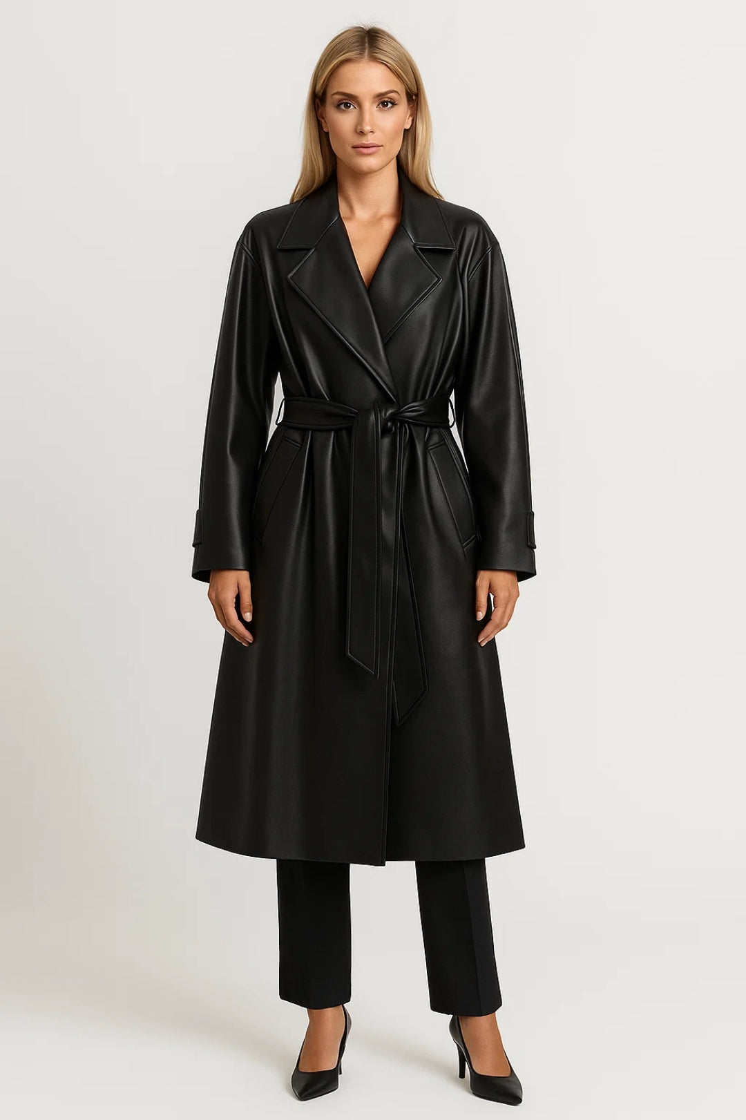 Cappotto lungo con cintura e revers classico