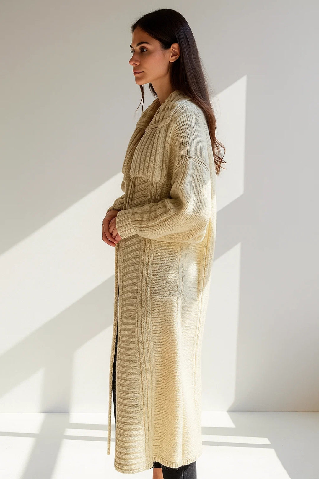 Cappotto lungo in maglia intrecciata | Colore beige naturale | Stile avvolgente