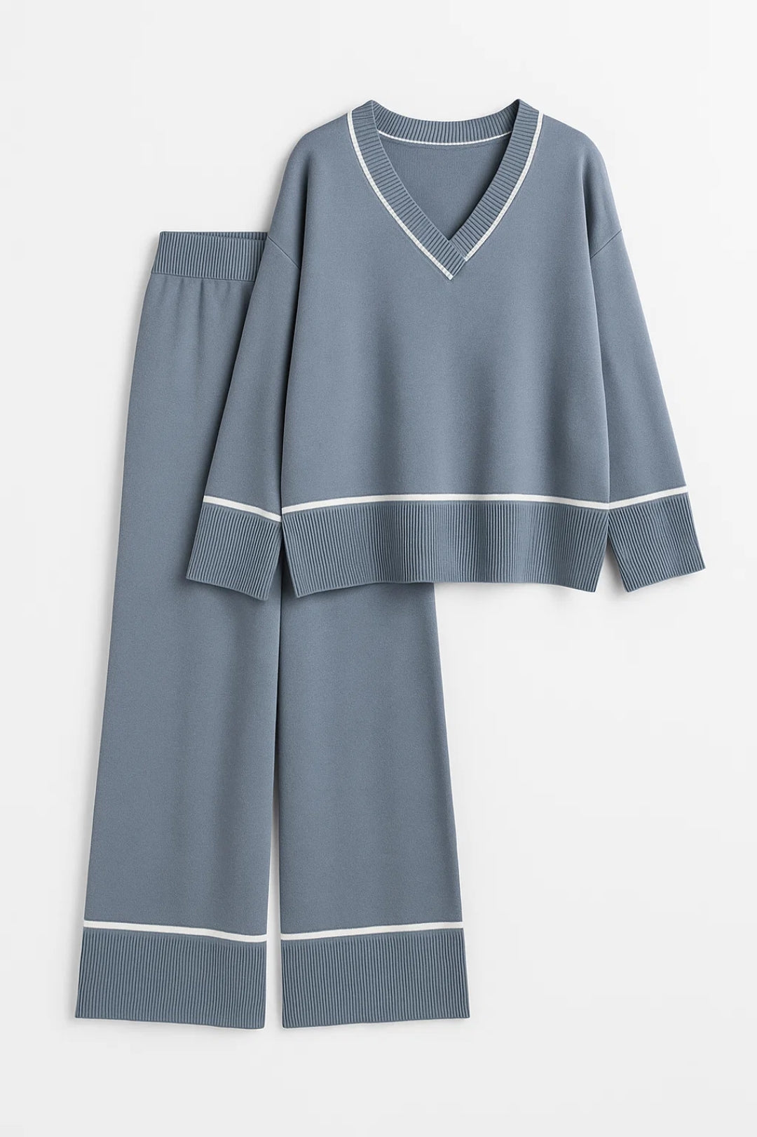 Completo coordinato con maglia a V e pantaloni ampi