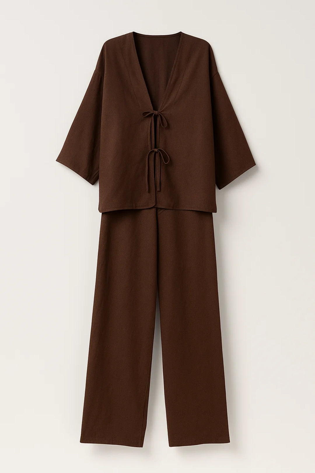 Completo con top a maniche larghe e pantaloni dritti | Stile minimal e sofisticato