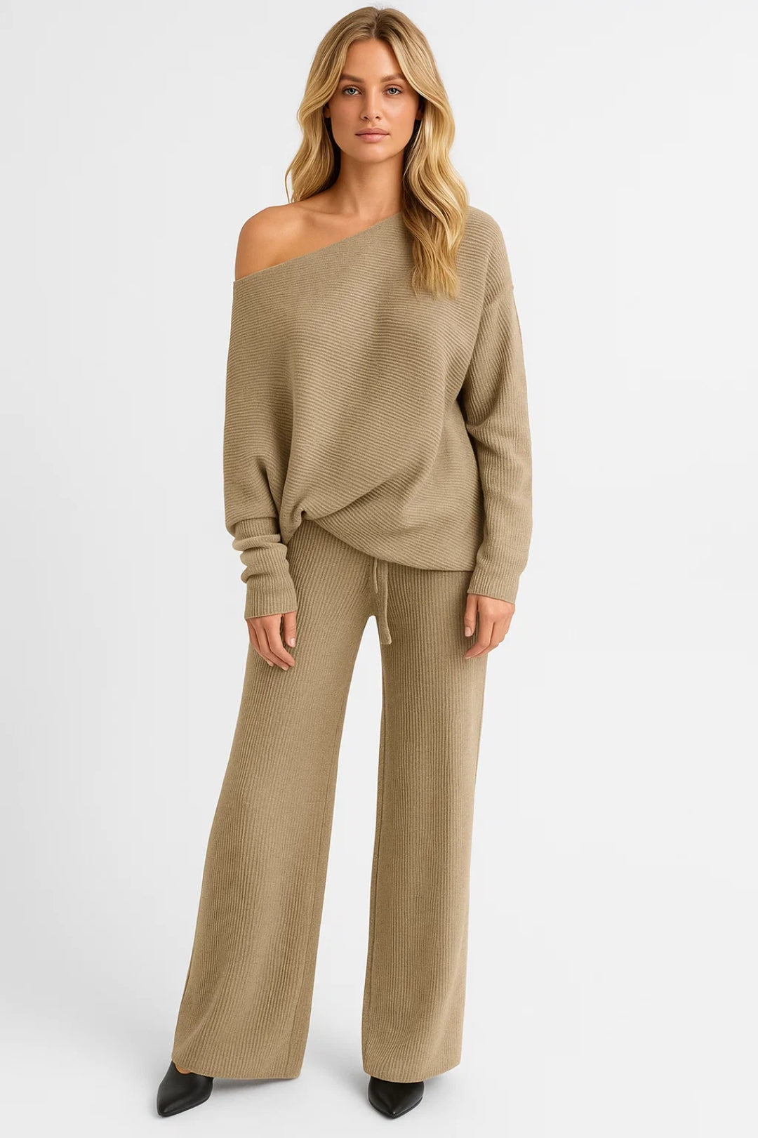 Completo due pezzi maglia e pantaloni a costine