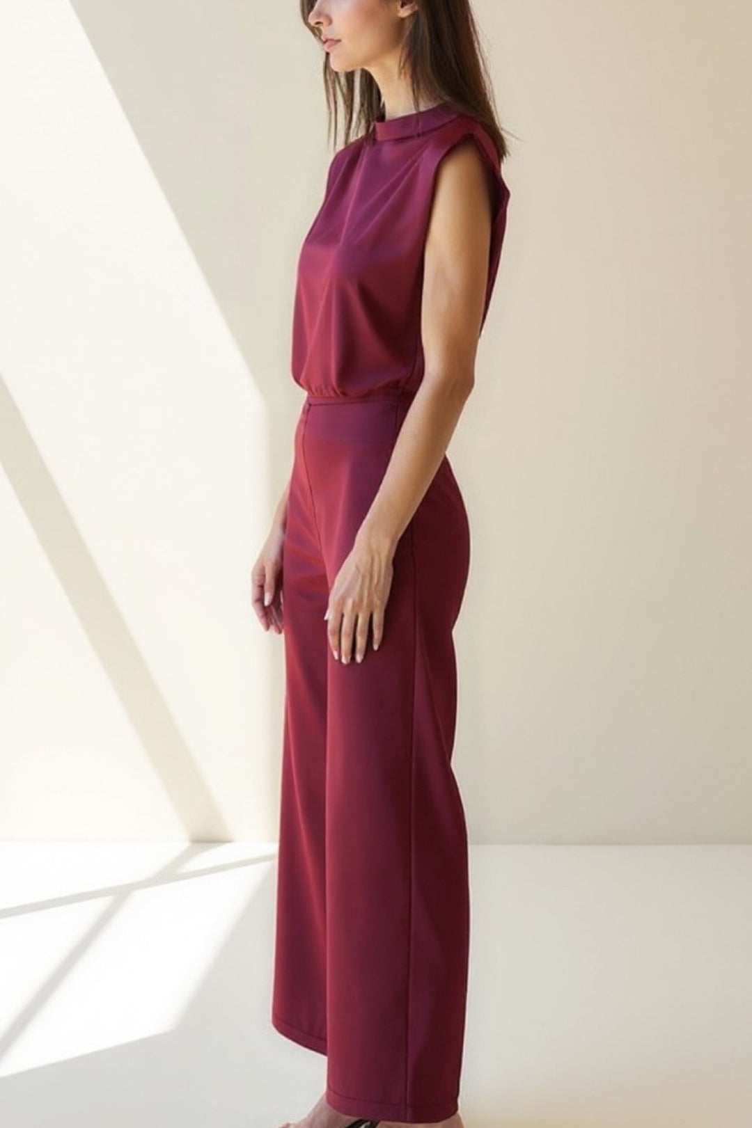 Completo elegante due pezzi | Top smanicato con schiena scoperta e pantaloni a palazzo
