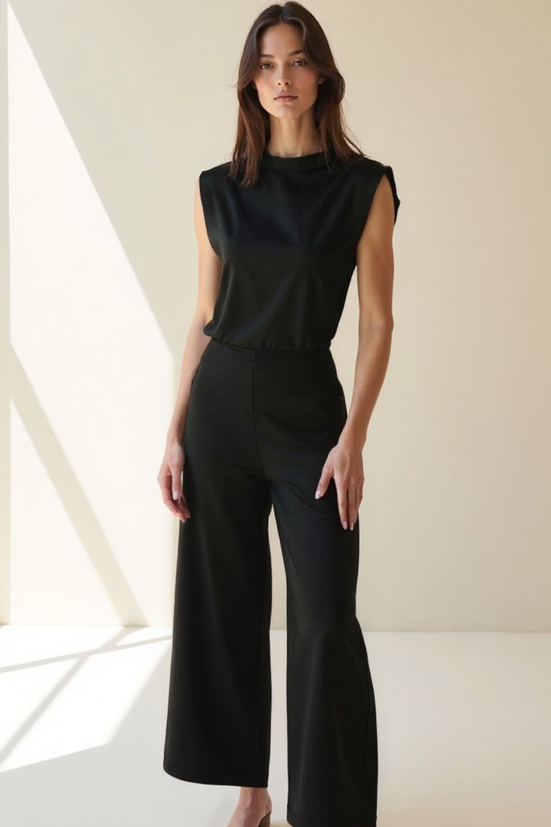 Completo elegante due pezzi | Top smanicato con schiena scoperta e pantaloni a palazzo