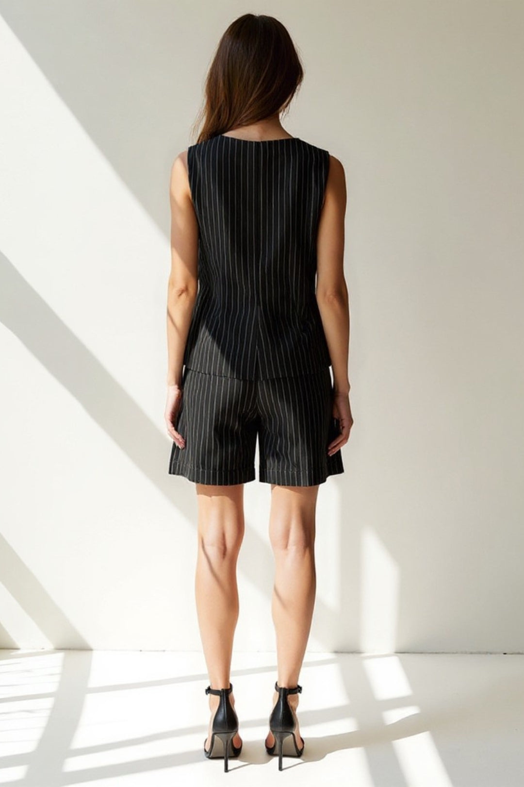 Completo estivo due pezzi a righe | Gilet nero e shorts coordinati