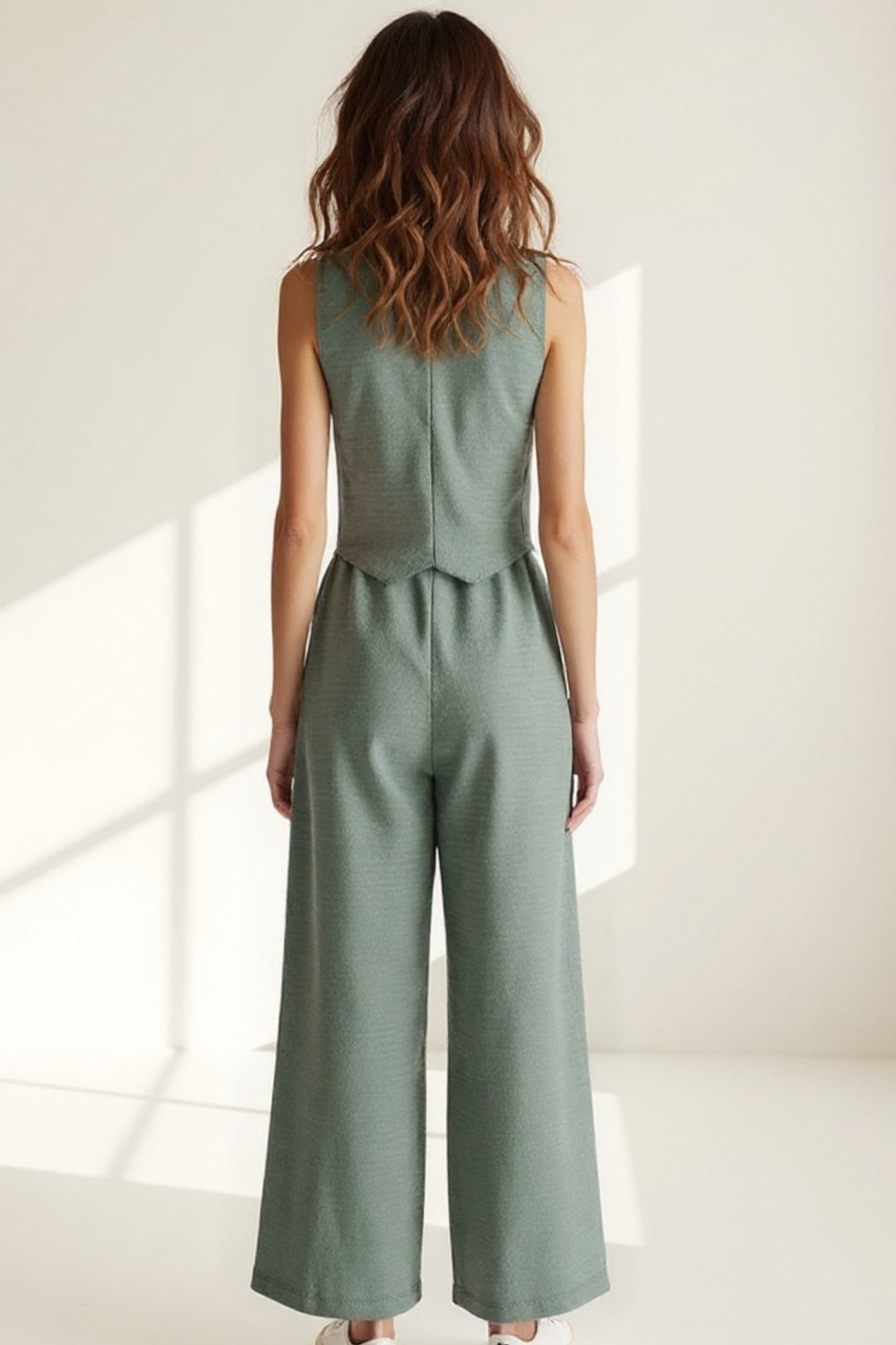 Completo estivo due pezzi con gilet senza maniche e pantaloni ampi | Stile rilassato e contemporaneo
