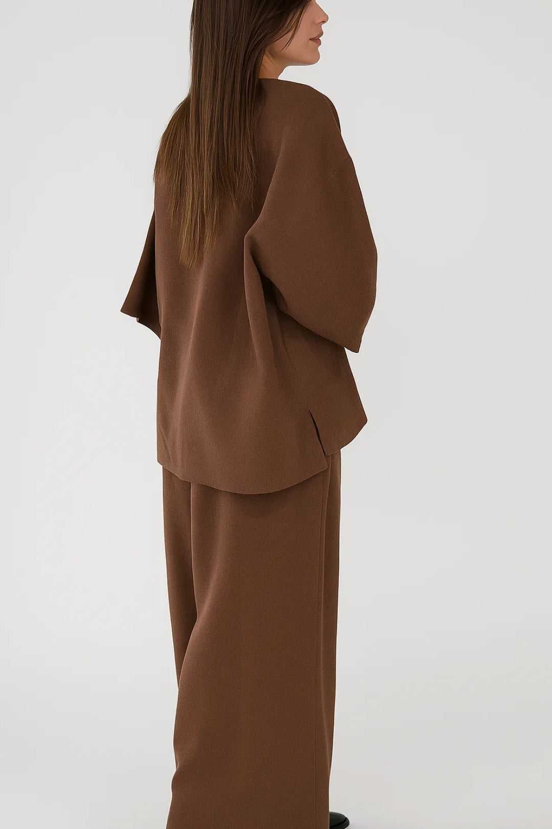 Completo in lino con top ampio e pantaloni a gamba larga | Disponibile in marrone e beige