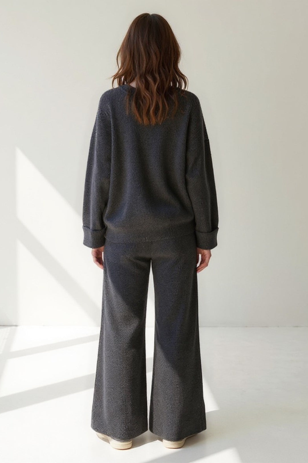 Completo in maglia morbida con maglione a maniche lunghe e pantaloni ampi | Grigio chiaro o Grigio scuro | Comodo e caldo