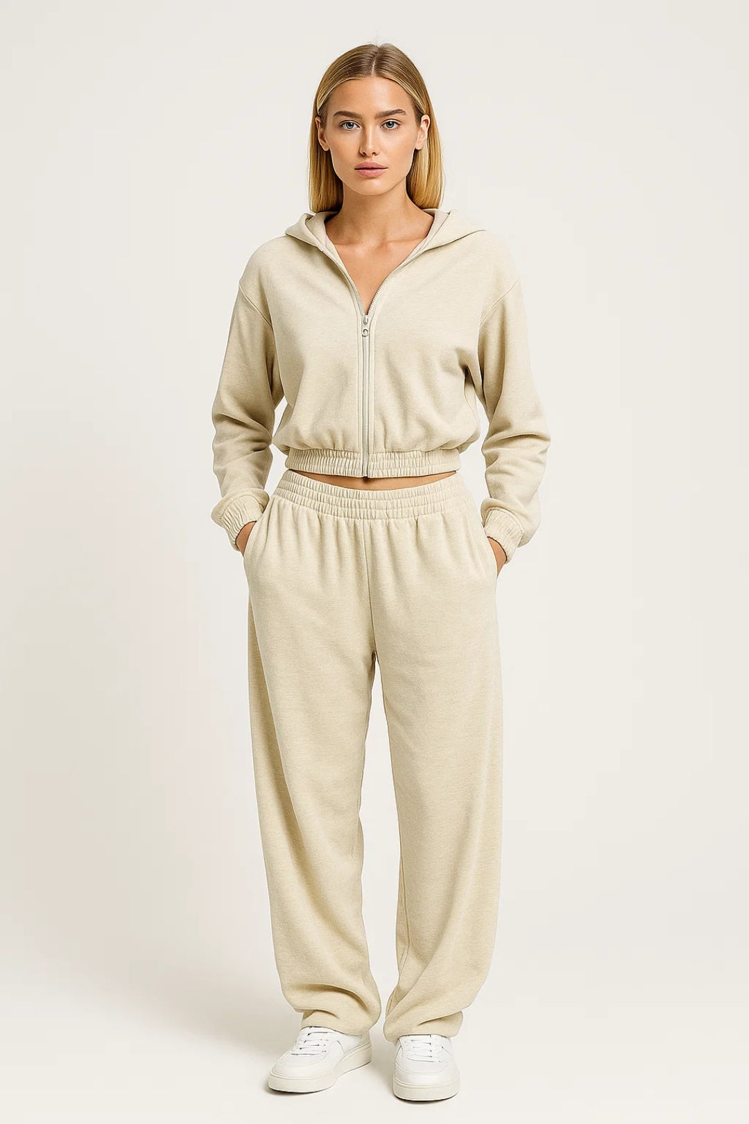 Completo loungewear con felpa e pantaloni larghi | Design casual e rilassato