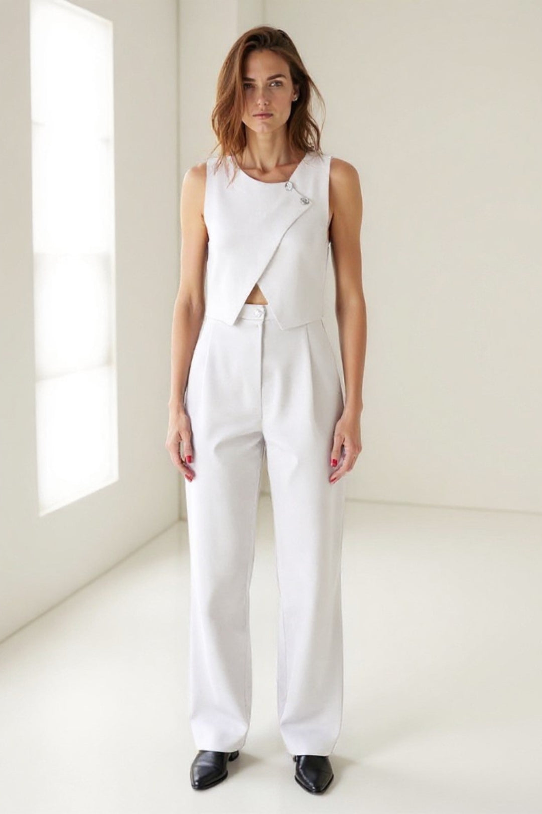 Completo moderno due pezzi | Gilet asimmetrico e pantaloni a vita alta
