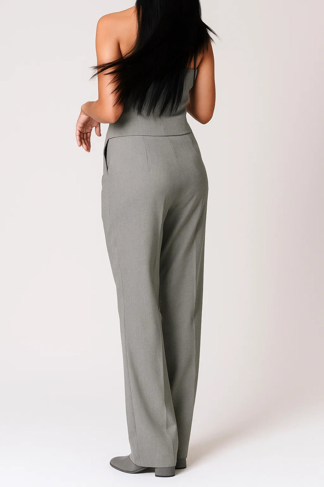 Completo sartoriale smanicato | Gilet con revers e pantaloni eleganti | Grigio chiaro