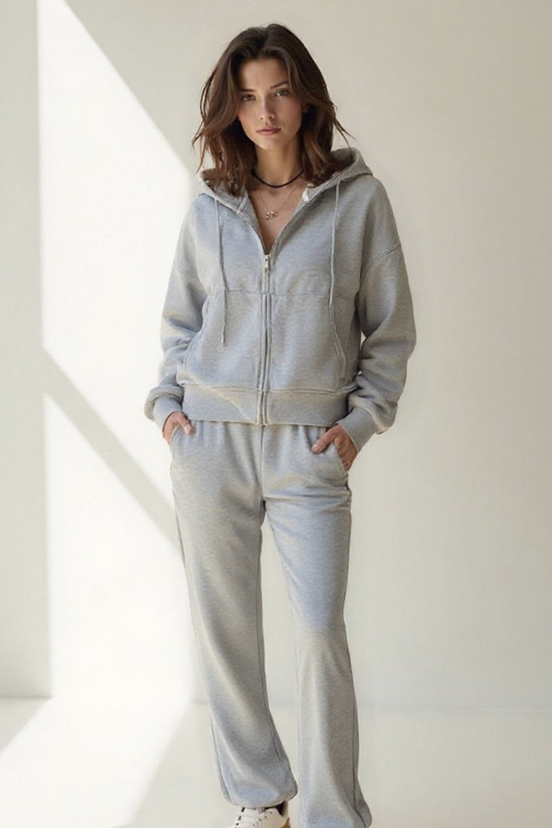 Completo sportivo in cotone con felpa con cappuccio e pantaloni jogger | Beige o Grigio | Comodo e casual