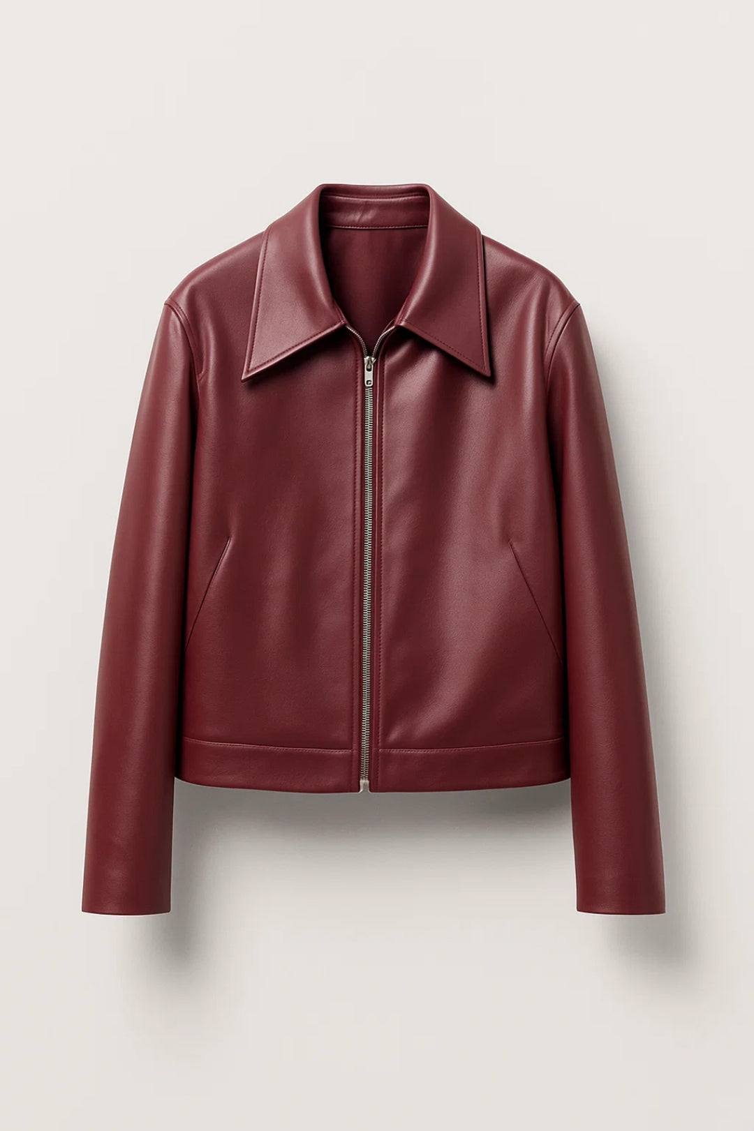 Giacca corta in ecopelle bordeaux | Colletto classico | Look elegante e moderno
