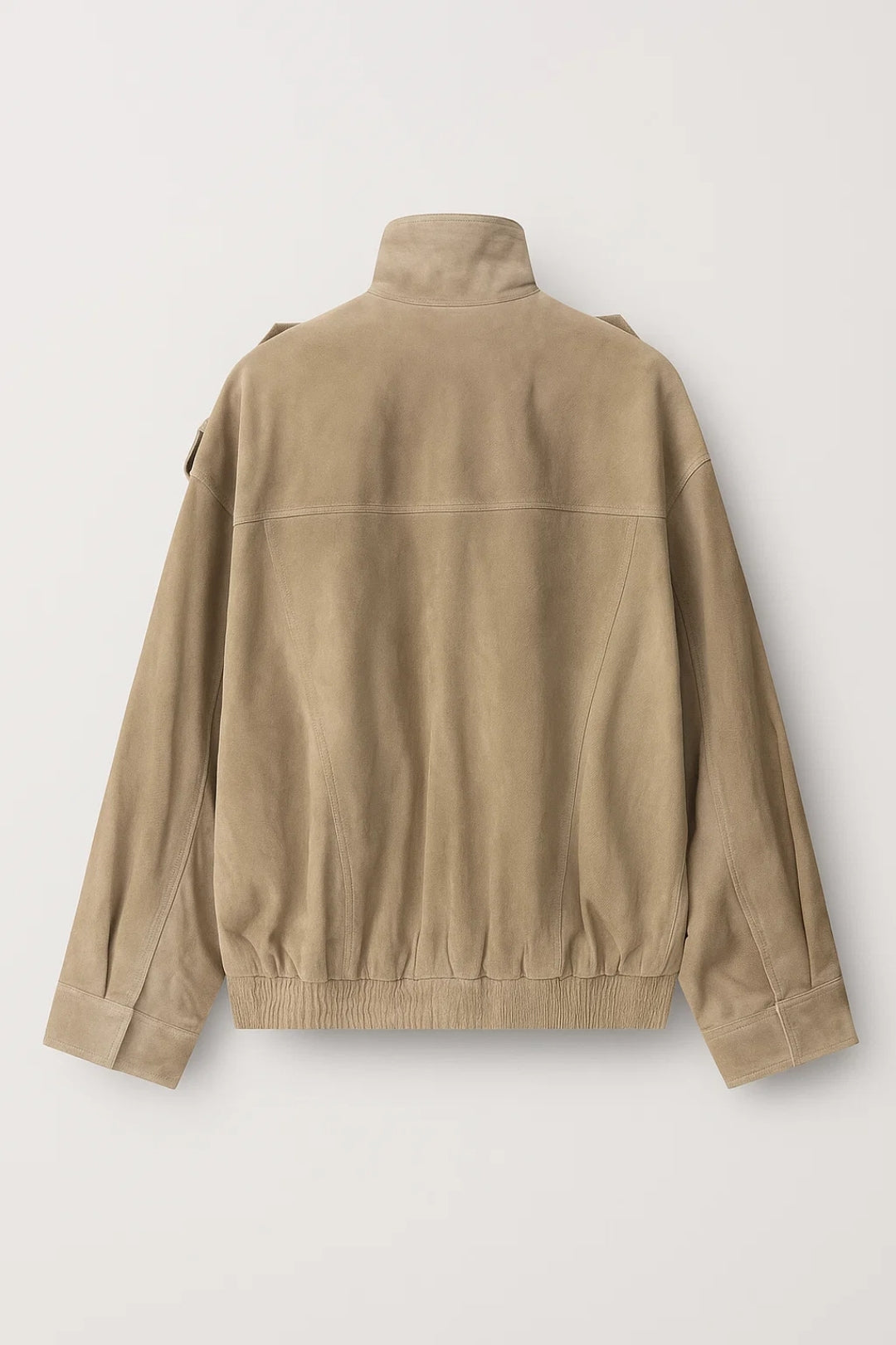 Giacca corta stile utility con spalle strutturate | Look urbano e funzionale