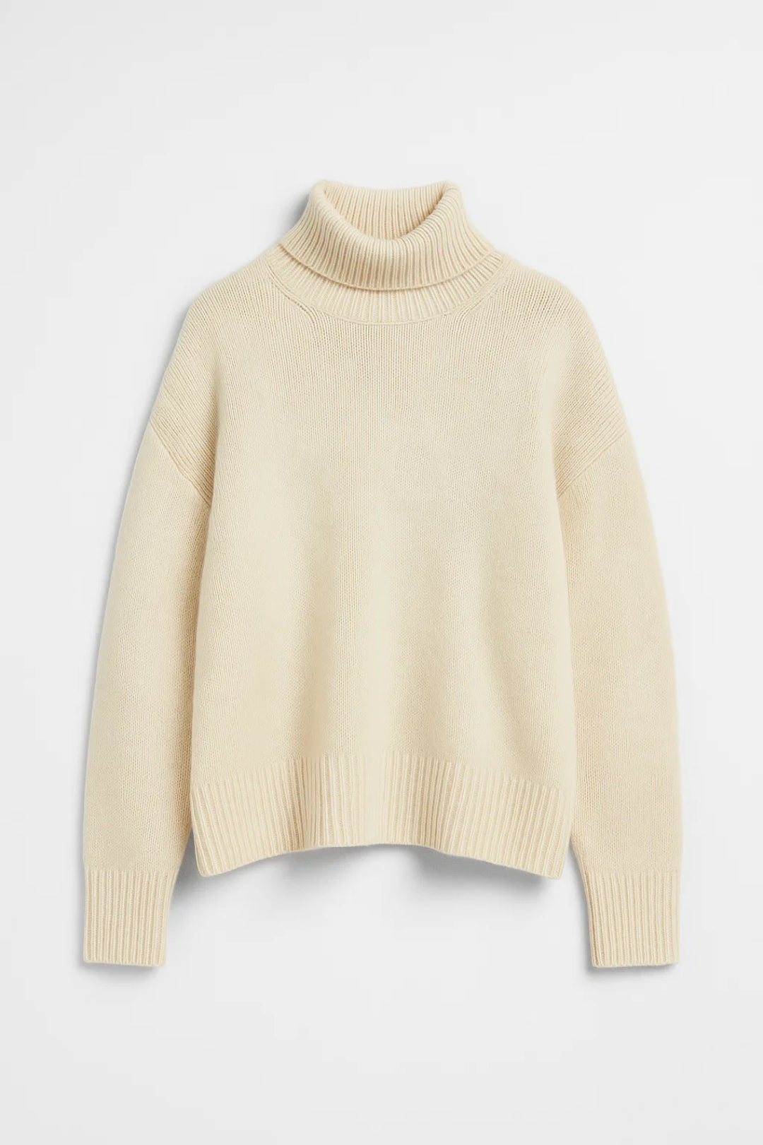 Maglione a collo alto con linea morbida e design minimalista