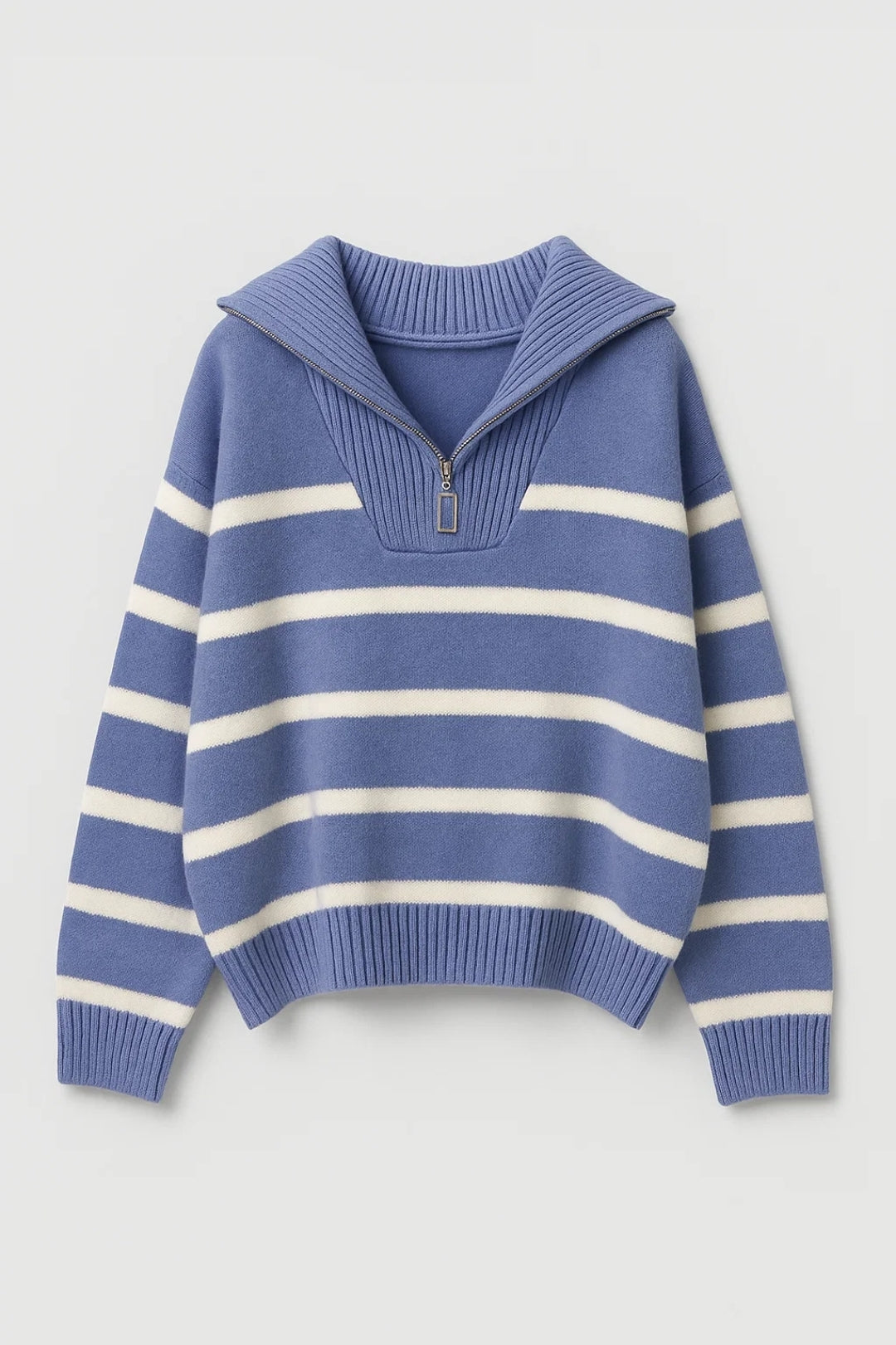 Maglione a righe con zip e colletto alto