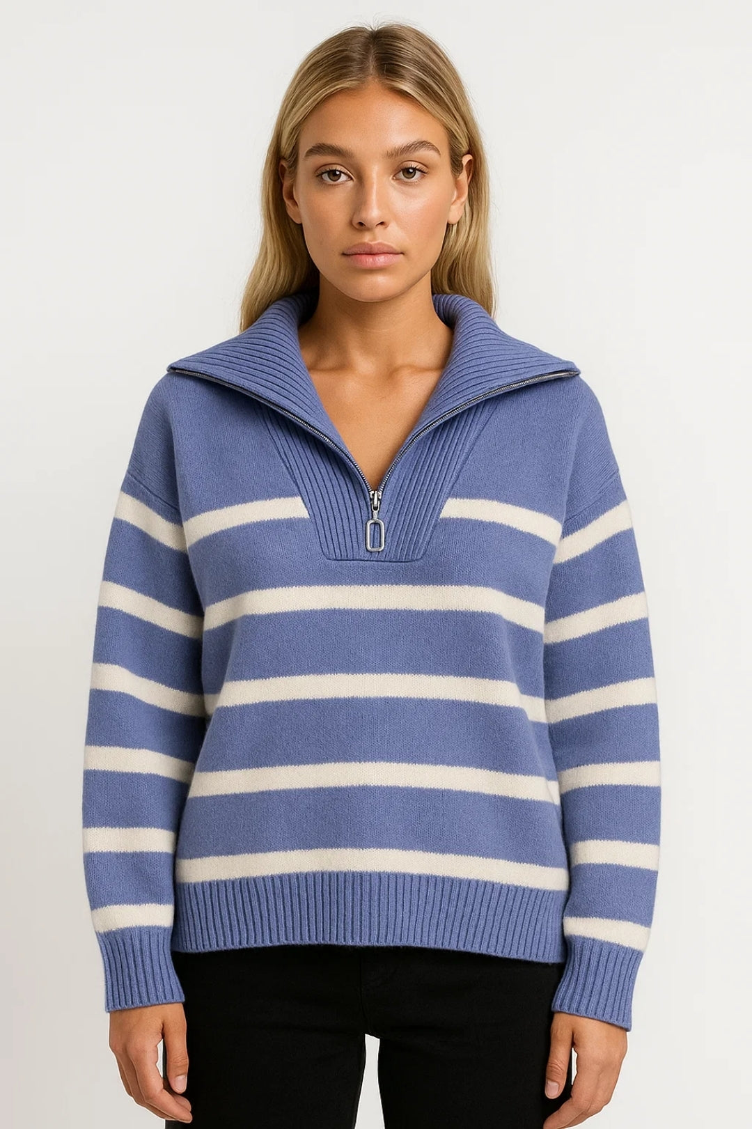 Maglione a righe con zip e colletto alto