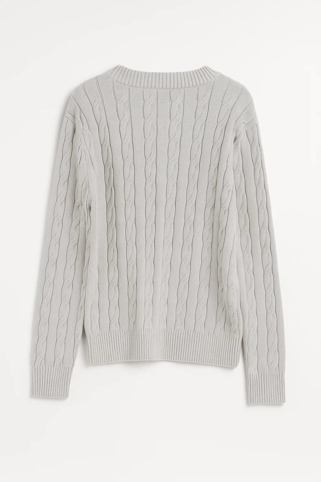 Maglione con scollo a V e lavorazione a trecce