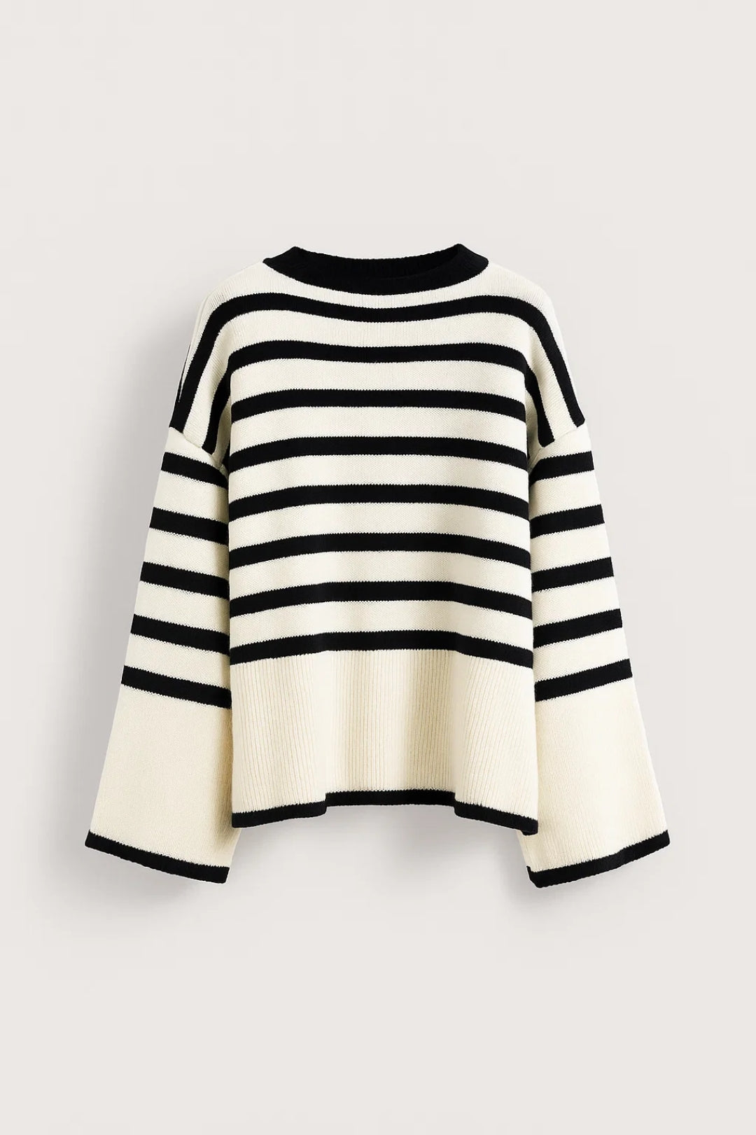 Maglione oversize a righe con scollo rotondo