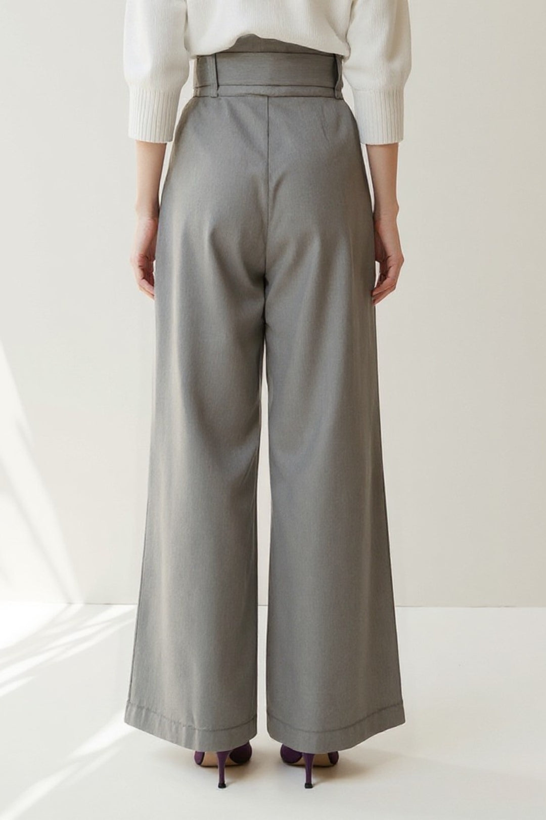 Pantalone grigio sartoriale a vita alta | Gamba larga | Dettagli a strati