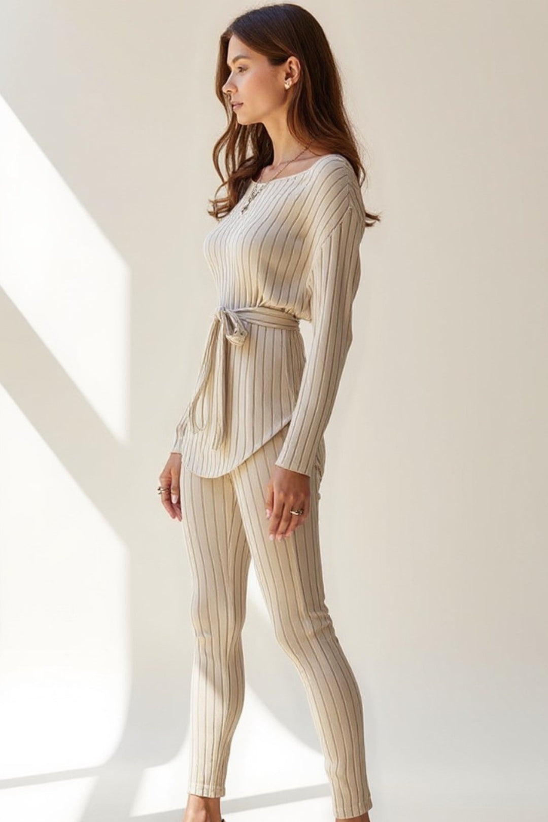 Set coordinata a costine | Maglia con cintura e leggings elasticizzati