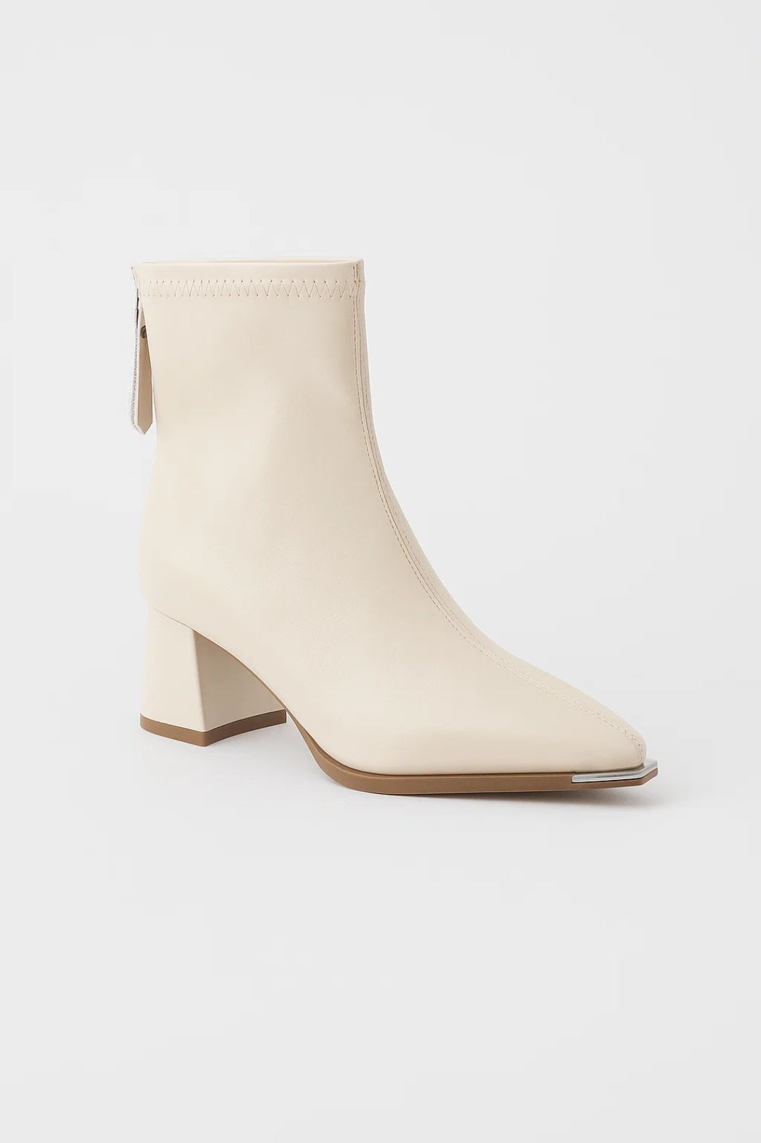 Stivaletti a punta con tacco squadrato e zip posteriore