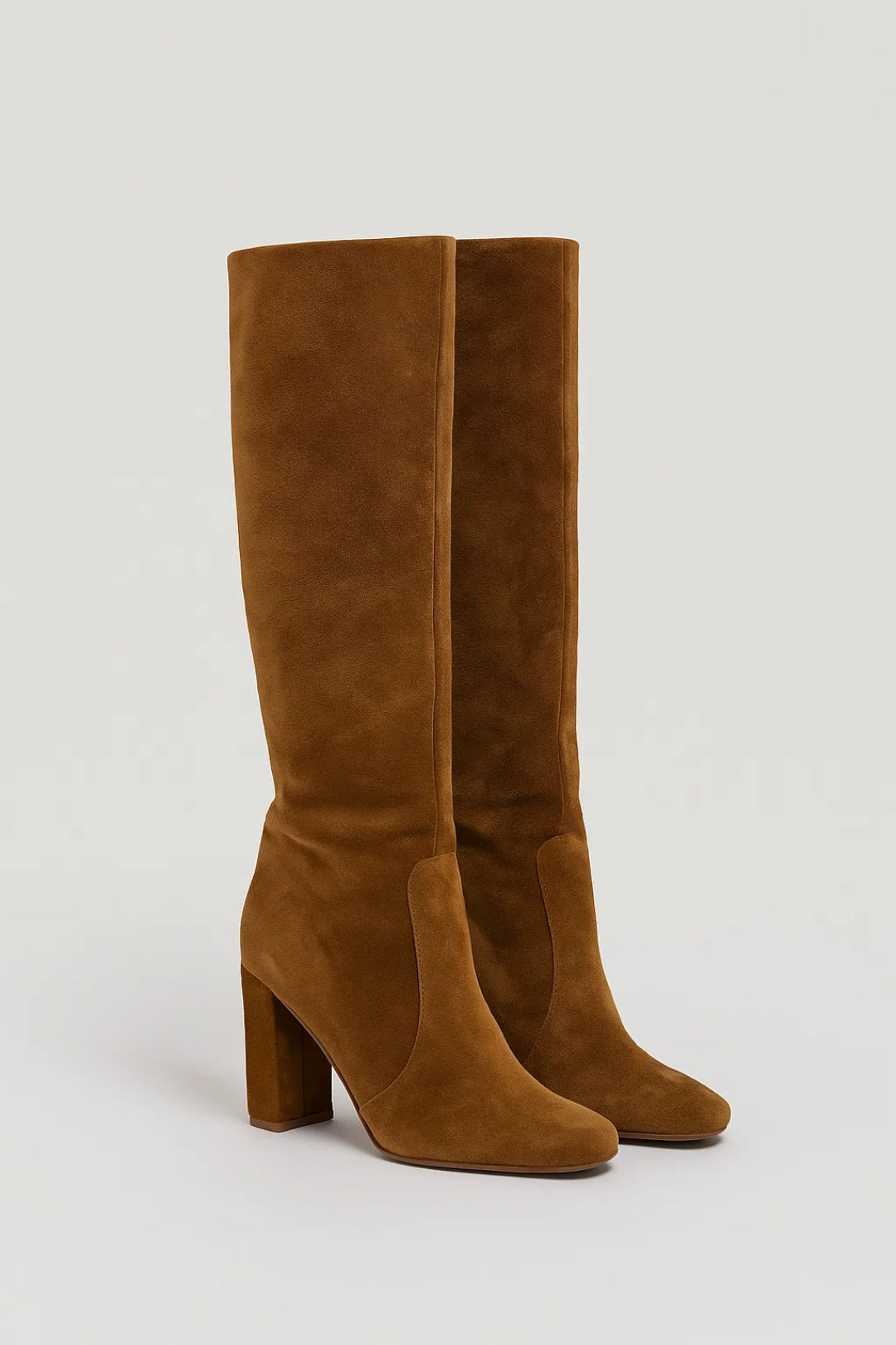 Stivali al ginocchio con tacco largo e finitura vellutata