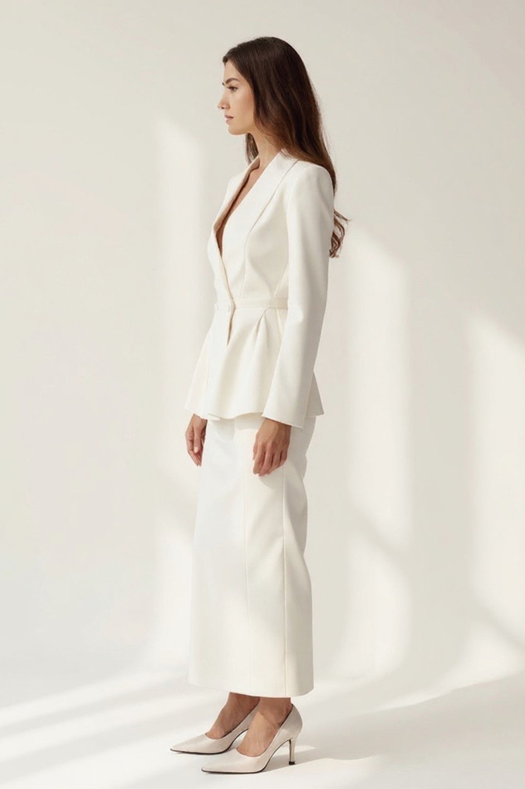 Tailleur elegante avorio | Blazer sfiancato e gonna longuette coordinata