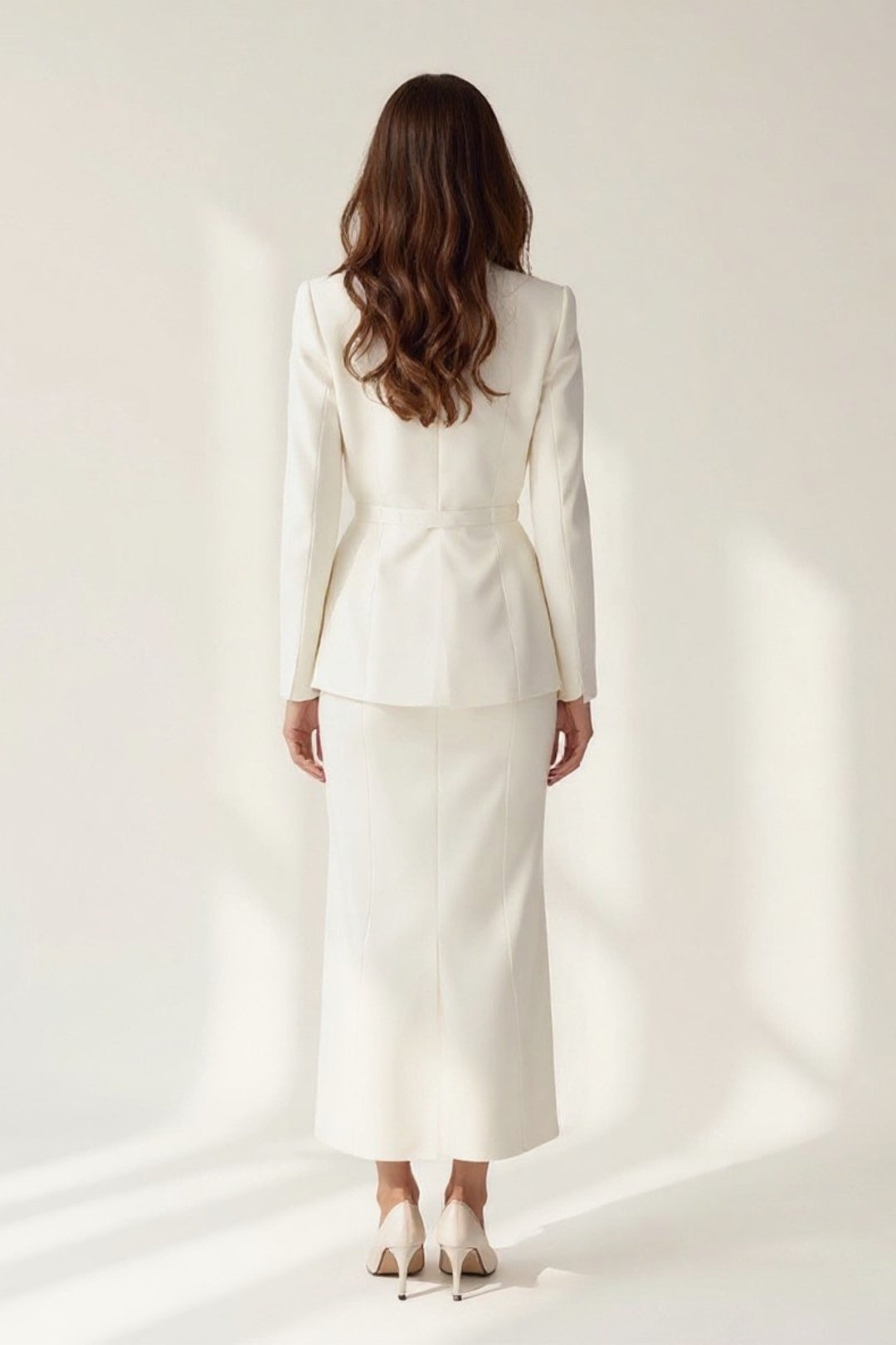 Tailleur elegante avorio | Blazer sfiancato e gonna longuette coordinata