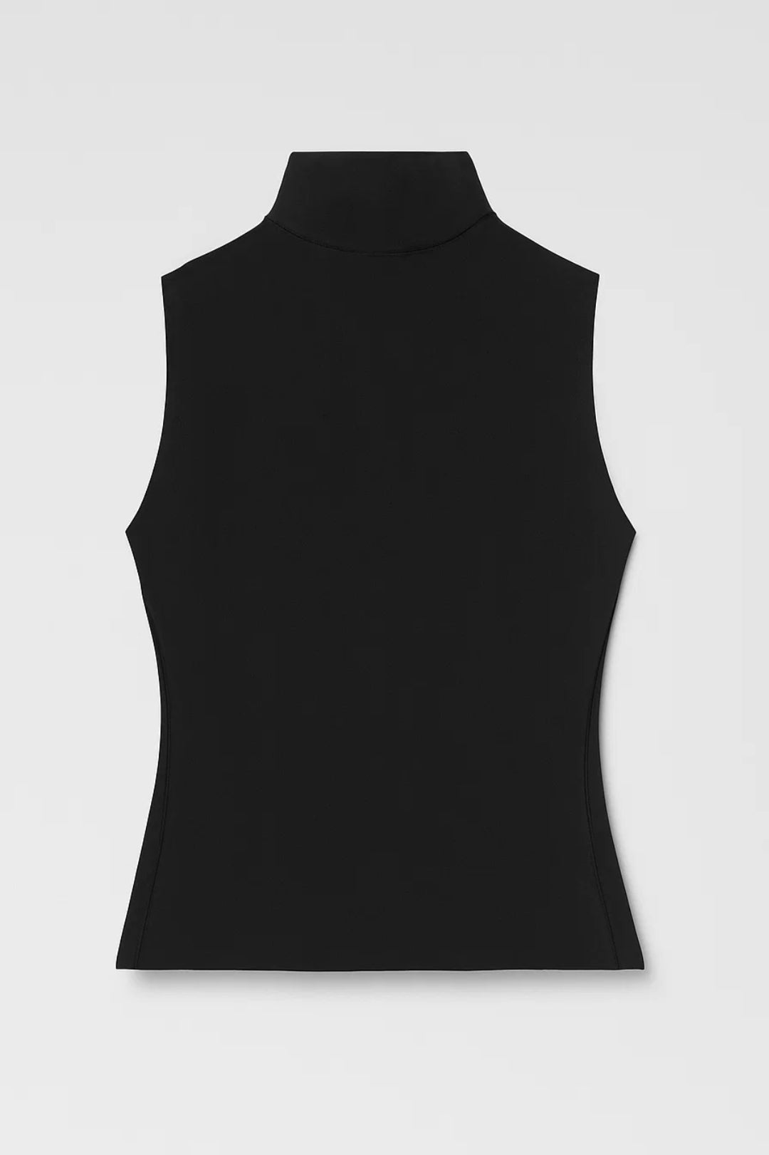 Top smanicato con collo alto e linea aderente