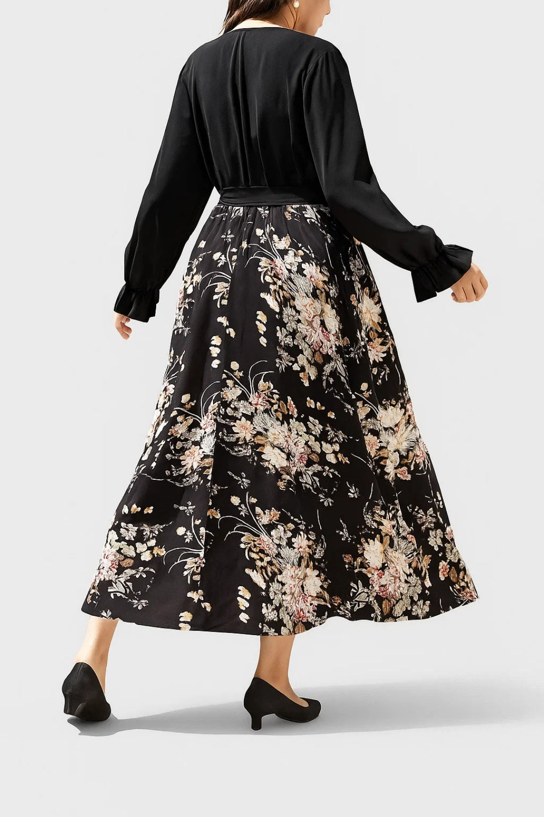 Vestito lungo con stampa floreale | Scollo a portafoglio e maniche lunghe