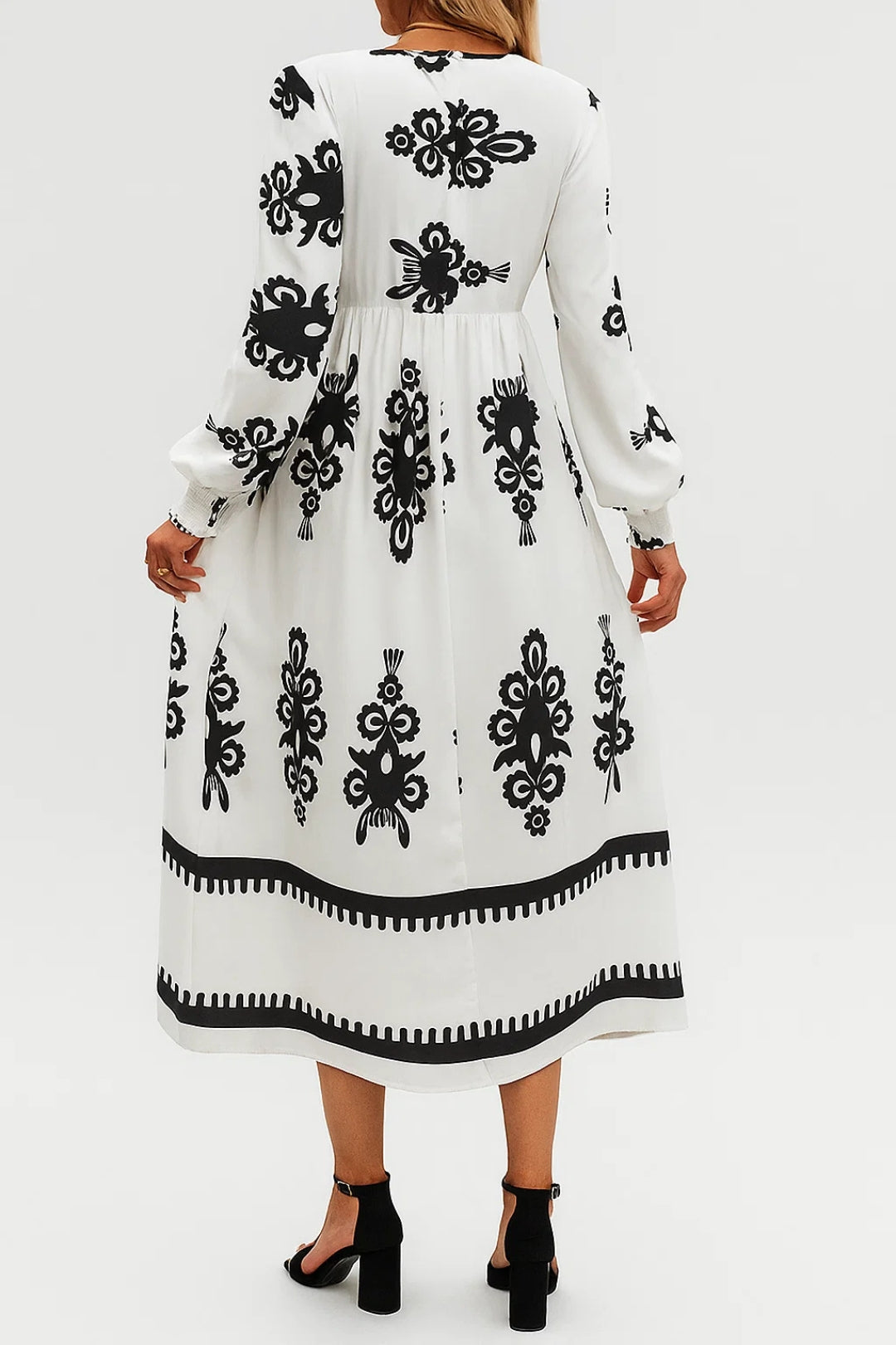 Vestito midi con stampa geometrica | Scollo a portafoglio e maniche lunghe