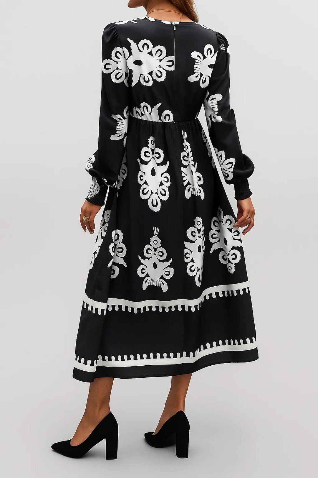 Vestito midi con stampa geometrica | Scollo a portafoglio e maniche lunghe