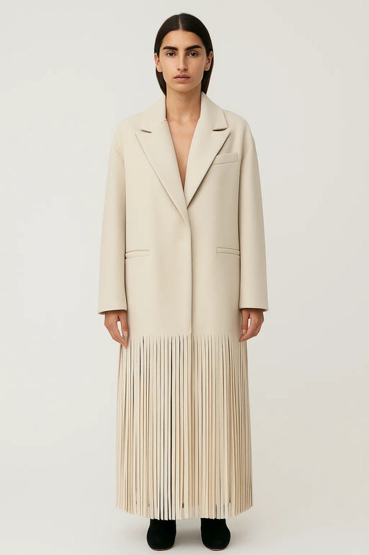 Cappotto lungo beige con frange | Eleganza moderna e originale