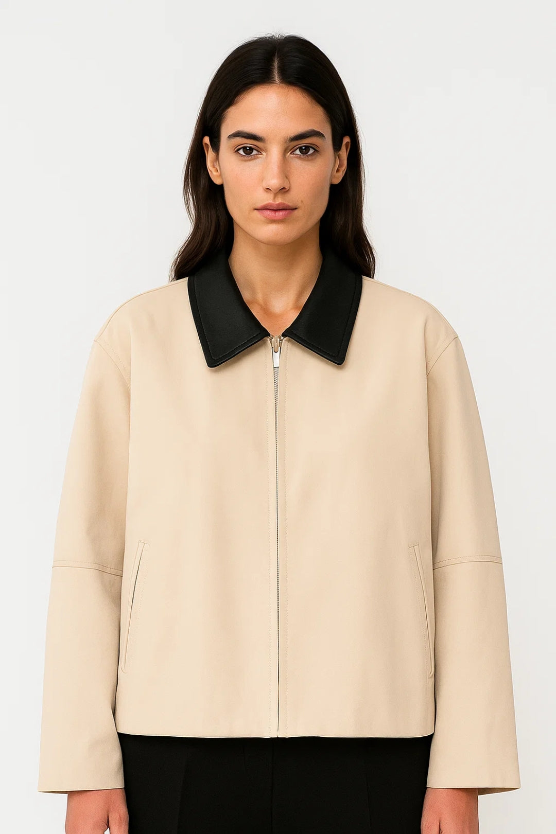 Giacca corta con zip e colletto a contrasto | Stile minimal ed elegante