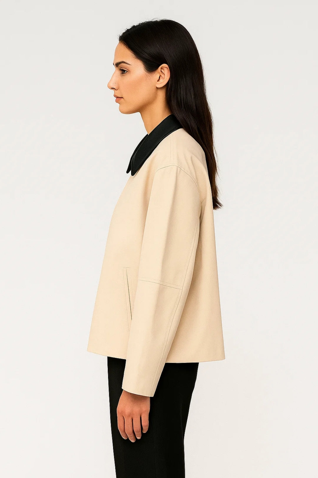 Giacca corta con zip e colletto a contrasto | Stile minimal ed elegante