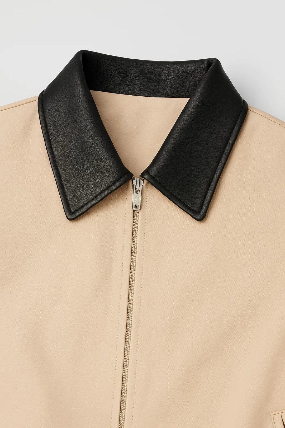 Giacca corta con zip e colletto a contrasto | Stile minimal ed elegante