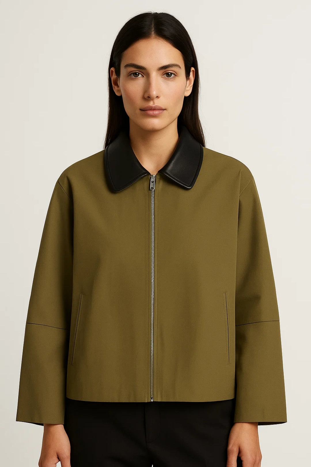 Giacca corta con zip e colletto a contrasto | Stile minimal ed elegante