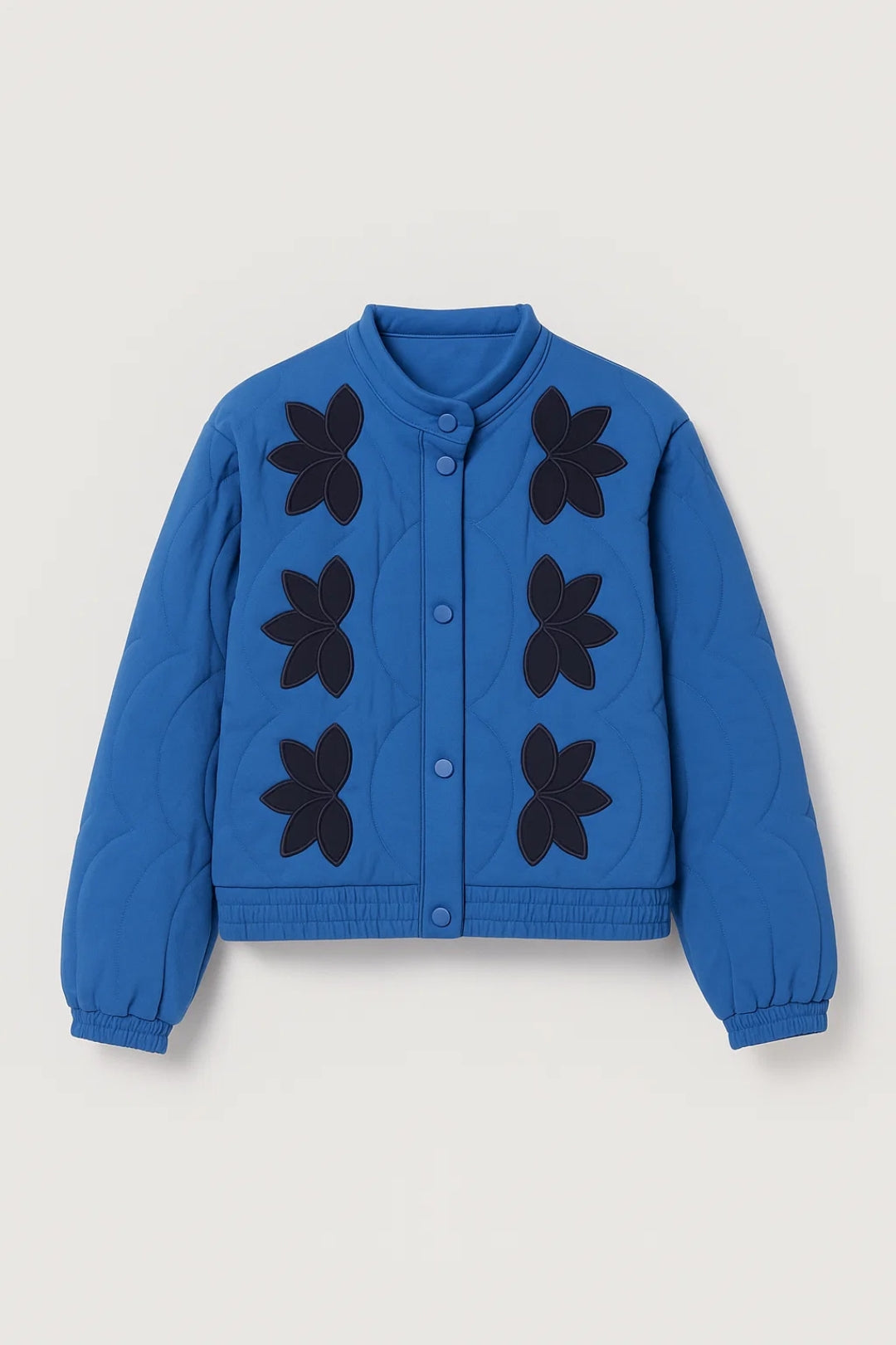 Giacca trapuntata blu con ricami floreali e collo alto