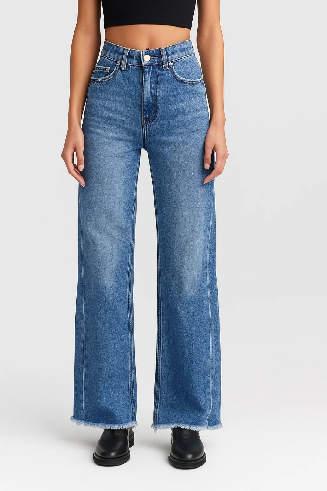 Jeans a vita alta con fondo sfrangiato e gamba ampia | Stile casual con carattere